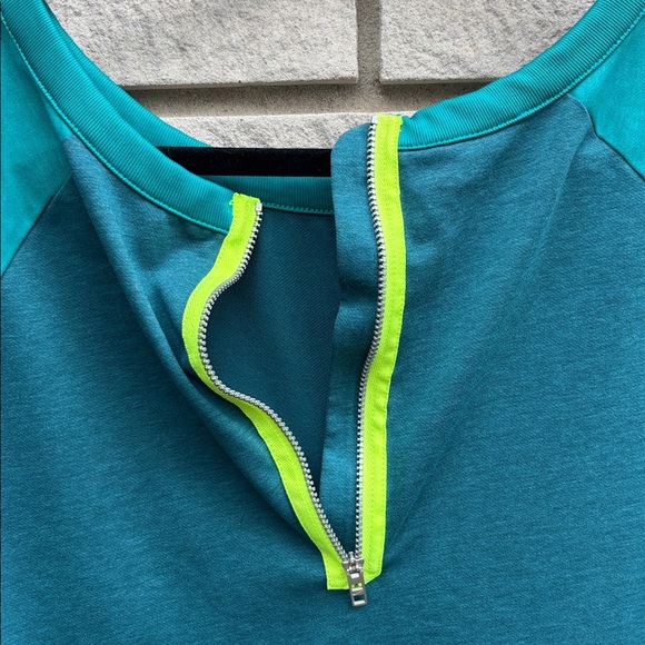 Nike Golf Green Short Sleeve Rounded Neck Top with Lime Zipper Accent Sz L - Picture 7 of 9